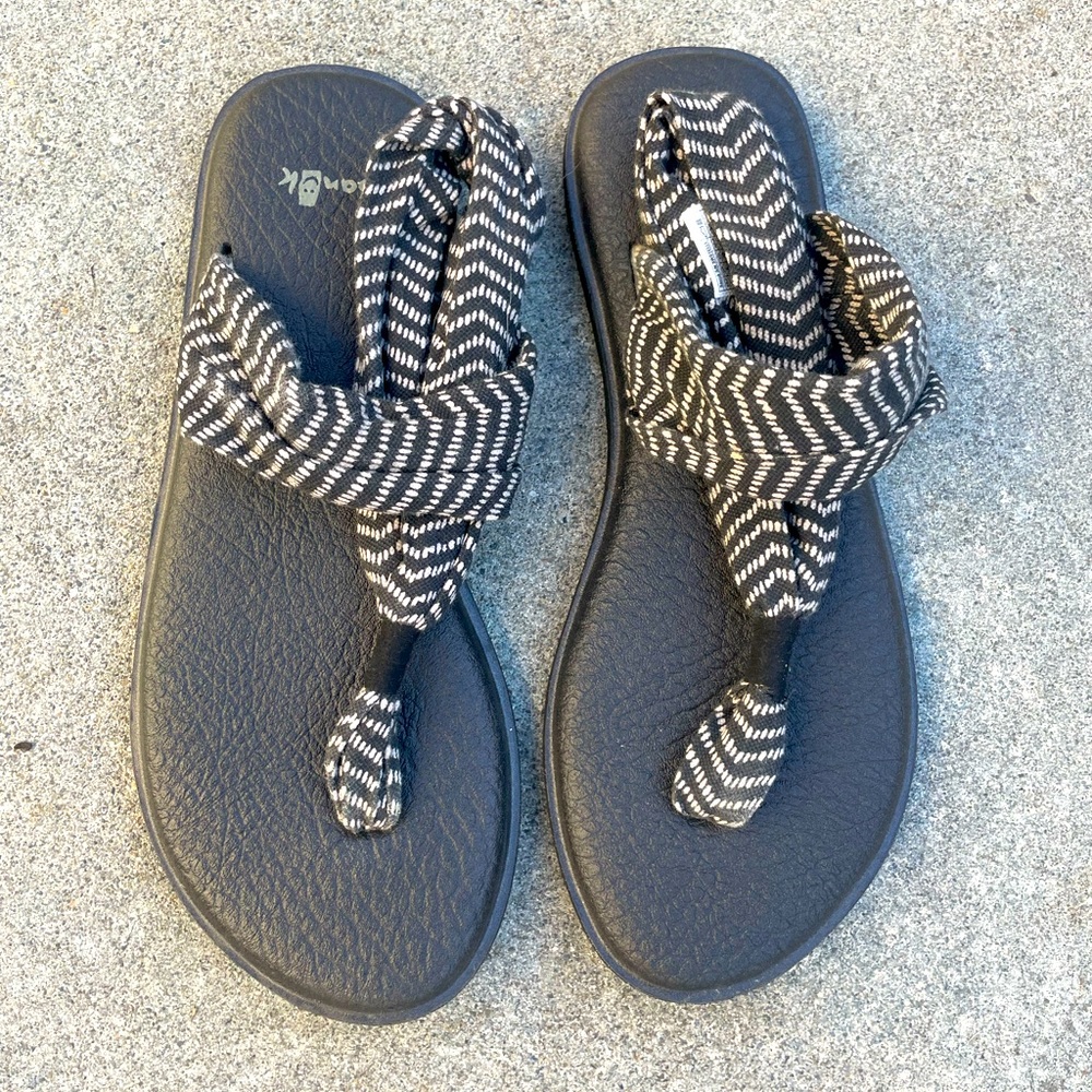 Sanuk Yoga sandals